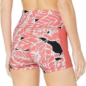 NWT Alo Yoga Elevate shorts